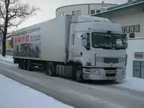 Obwohl es den ganzen 06.Dezember 2012 geschneit hatte,ist Dieser polnische RENAULT Sattelzug nicht in Bergen/R�gen stecken geblieben.
