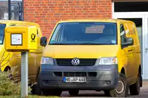 Zwei  Postk�sten  in der Wochenendruhe. - 02.12.2012