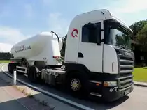 SCANIA R420 mit Eutersiloauflieger von QUOOS befindet sich auf �sterreichs Bundesstrassen; 120802