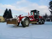 GRADER O&K F156 wurde vom Schnee �berrascht; 121208