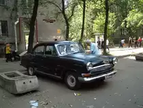 Wolga GAZ-21, Bj 1956-1968, im Stadtteil Avtovo, St. Petersburg (Aufnahmedatum Juni 2002)