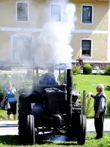 URSUS l�sst es auf einigen Oldtimerveranstaltungen m�chtig qualmen; 120812