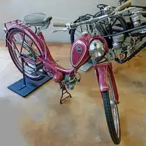 Patzner Filou, Mofa aus Bad Mergentheim, Baujahr 1955, Motor mit 49ccm und 1,4PS, Vmax.35Km/h, Automuseum Schramberg, Mai 2012 