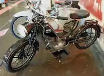 Motra-Wiesel, Leichtmotorad aus Nagold, Baujahr 1950, Motor mit 75ccm und 2,5PS, Vmax.70Km/h, 560 St�ck wurden gebaut, Automuseum Schramberg, Mai 2012