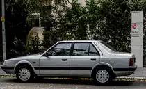 Mazda 323 (Seitenansicht), gesehen am 06.10.2012