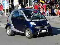 Blau / Grauer Samrt unterwegs in Thun am 19.12.2012