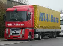 Renault Magnum 460 von  Willi Betz  / Bulgarien bei der Pause im N�rnberger Hafengebiet, 01.11.2012