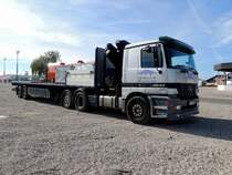 ACTROS 2543, hat am Auflieger Zeltbelftungsaggregate geladen; 121019