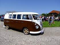 VW-T1,BULLI mit aufklappbaren Frontscheiben sorgt fr Aufmerksamkeit; 120708