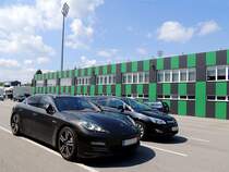 PORSCHE Panamera vor der Kulisse der  keine Sorgen Arena  in Ried; 120517