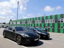 PORSCHE Panamera vor der Kulisse der  keine Sorgen Arena  in Ried; 120517