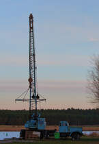 Im Hafen von Usedom (Stadt) wird ein KRAZ zum Boots-Hebekran degradiert. - 28.12.2012