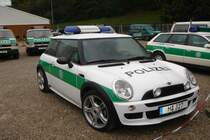 BMW Mini Polizei Streifenwagen PP Mnchen
Aufgenommen Oktoberfest 3.10.2005