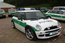 BMW Mini Polizei Streifenwagen PP M�nchen
Aufgenommen Oktoberfest 3.10.2005