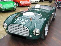 Tojeiro-MG von 1953. Das Chassis und die Aluminium Karosserie wurden bei Tojeiro in Cambridge hergestellt. Der 4-Zylinderreihenmotor stammt von MG und leistet ca. 50 PS aus 1.292 cm� Hubraum. In den Jahren 1953 und 1954 nahm der Sportwagen erfolgreich etlichen Langstreckenrennen teil. Classic Remise D�sseldorf am 05.01.2013.
