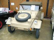 VW Typ 82  K�belwagen . 1940 - 1945. Auf Basis des K�fers bzw. KdF-Wagens wurde dieser leichte K�belwagen konstruiert. Es wurden ca. 50.800 Einheiten produziert. Motorisiert war der Typ 82 mit einem 4-Zylinderboxermotor der bis zum Jahr 1943 23,5 PS aus 985 cm� leistete. Danach wurde ein auf 1.131 cm� aufgebohrter Motor mit 24,5 PS verbaut. Classic Remise D�sseldorf am 05.01.2013.