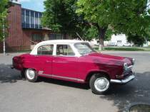 GAZ M21 Wolga (Вoлга ГАЗ-21) - sowjetische Limousine - beim Oldtimertreffen in Citoliby am 26.5.2012.