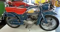 NSU Max, wie Maximal, Baujahr 1955, 4-Takt-Motor mit 247ccm und 17PS, Vmax.115Km/h, das Erfolgsmodell wurde 80.000 mal in Neckarsulm gebaut, Automuseum Schramberg, Mai 2012