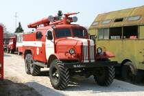 Schweres Feuerwehrlschfahrzeug russischer Produktion hier im Freiluftmuseum
in jJrva bei Paide / Estland am 1.5.2006.