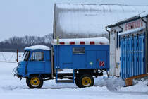 Der Robur auf dem Flugplatz Franzfelde gehrt zum Verein  Die Ueckerfalken e.V.  - 13.01.2013