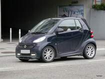 Dunkel Blauer Smart in der Stadt Zrich am 01.01.2013