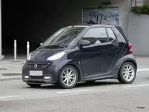 Dunkel Blauer Smart in der Stadt Z�rich am 01.01.2013