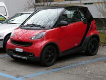 Rot / Schwarzer Smart in Zrich Altstetten am 01.01.2013