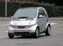 Grauer Smart in der Stadt Z�rich am 01.01.2013