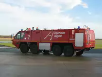 MAN-Flugfeldl�schfahrzeug F7 (Florian Ronne 95/14) der Flughagenfeuerwehr Hannover-Langenhagen am 24.11.2006