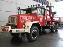Bergungsfahrzeug MAGIRUS-DEUTZ V 8 aus der Hansestadt Rostock (HRO) der Feuerwehr, gesehen beim 4. Oldtimer & Winterteilemarkt, HanseMesse, Rostock-Schmarl [06.01.2013]
