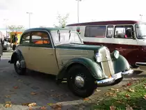 Limousine IFA F 8 aus dem ehem. Landkreis Bad Doberan (DBR),fotografiert beim 9. Oldtimertreffen am HEROS-Ostprodukte-Discounter, Rostock/Broderstorf [27.10.2012]