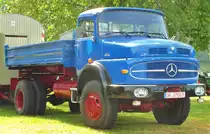 Mercedes Benz 1624 Allradkipper am Moselufer in Kr�v am 20.08.2012 beim 13.Kr�ver Oldtimer-Treffen.Besitzer ist Sascha Hoffmann (Oberhausen).