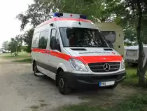 Krankentransportfahrzeug MB ... des  DRK  aus dem Landkreis Prignitz (PR), fotografiert beim 13. Perleberger Oldtimer- und Milit�rfahrzeugtreffen, Flugplatz Perleberg [10.07.2011]