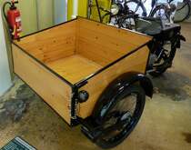 Laro 125A, Lastendreirad aus Kaltenkirchen/Holstein, Baujahr 1949, 1-Zyl.Motor mit 123ccm und 5PS, Vmax.40Km/h, Zuladung 100Kg, Automuseum Schramberg, Mai 2012 