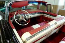 Cadillac Sixty-Two Convertible, Baujahr 1954, Blick in den Fahrgastraum, Automuseum Schramberg, Mai 2012