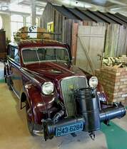 Opel Olympia, Baujahr 1936, 4-Zyl.Motor mit 1285ccm, hier mit Holzgasbetrieb in den Jahren nach dem II.Weltkrieg, Leistung damit ca.20PS, Vmax.60Km/h, Automuseum Schramberg, Mai 2012