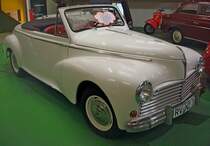 Peugeot 203 Cabriolet, Baujahr 1954, 4-Zyl.Motor mit 1300ccm und 46PS, Vmax.125Km/h, Automuseum Fritz B.Busch, Aug.2012