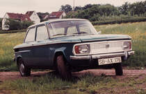 NSU 1200c Baujahr 1969

Das Photo mte im Sommer 1976 auf einem Feldweg im Pttlinger Ortsteil Ritterstrae entstanden sein.