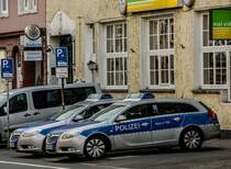 Zwei Opel Insignia Streifenwagen in Frankfurt am Main Westend am 14.01.2013