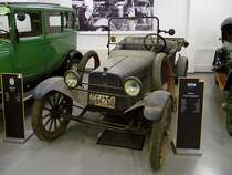 Saxon Four Roadster, Autosammlung Steim in Schramberg, 6.3.11 
Baujahr 1915 
4 Zylinder, 15 PS aus 1725 ccm. 
70 km/h schnell und 650 kg schwer.