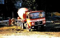 MAN vierachsiger Betonmischer im Einsatz am Wiener Westbahnhof
am 3.11.1988.