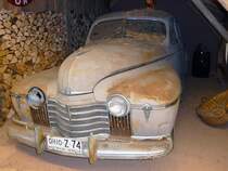 Oldsmobile 76 Sedan Scheunenfund, wie im Original-Fund präsentiert.
Autosammlung Steim in Schramberg, 6.3.11 
Baujahr 1941 
6 Zylinder, 80 PS aus 3800 ccm. 
130 km/h schnell und 1600 kg schwer. 