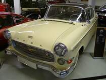 Opel Kapitän PL, Autosammlung Steim in Schramberg, 6.3.11 
Baujahr 1959 
6 Zylinder, 80 PS aus 2473 ccm. 
144 km/h schnell und 1210 kg schwer. 
