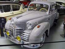 Opel Olympia, Autosammlung Steim in Schramberg, 6.3.11 
Baujahr 1952 
4 Zylinder, 39 PS aus 1500 ccm. 
110 km/h schnell und 990 kg schwer. 