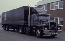Volvo N 10 Sattelzug der Confiserie Leysieffer hier am 12.11.1990 in Osnabrck Atter.