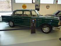 Mercedes 220 Sb (W111), Autosammlung Steim in Schramberg, 6.3.11 
Baujahr 1963 
6 Zylinder, 110 PS aus 2195 ccm. 
165 km/h schnell und 1440 kg schwer. 