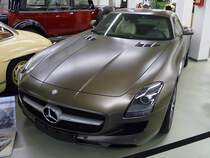 Mercedes SLS AMG (W197), Autosammlung Steim in Schramberg, 6.3.11 
Baujahr ab 2009 
V8 Zylinder, 571 PS aus 6208 ccm. 
317 km/h schnell und 1620 kg schwer. 