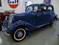 Mercedes 170 V (W136), Autosammlung Steim in Schramberg, 6.3.11 
Baujahr 1948
4 Zylinder, 38 PS aus 1697 ccm. 
110 km/h schnell und 1160 kg schwer. 