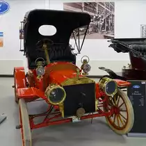 Ford S Runabout, Autosammlung Steim in Schramberg, 6.3.11 
Baujahr 1907 
4 Zylinder, 15 PS aus 2400 ccm. 
60 km/h schnell und 550 kg schwer. 