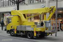 MAN TGL 8.180 mit Arbeitsb�hne (mateco) am 14.2.2013, Hamburg, M�nckebergstr.